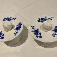 Hot towels at Mount Everest  in Aberdeen