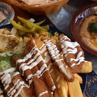 NoChicken mit Pommes und Bulgur at Hummus & Co in Heidenheim