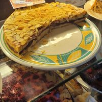 Only one vegan cake but it's worth it! at Frau Behrens Torten - Wilmersdorfer Straße in Berlin