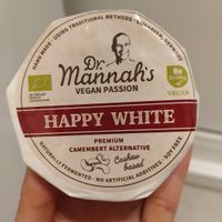 Vegan camembert at LONO in Munich