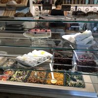 Kuchen und Salate  at LONO in Munich