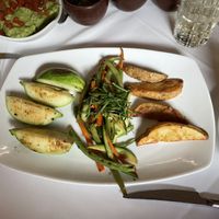 Grilled vegetables (and guacamole in the background )  at El Mural de los Pueblanos in Puebla