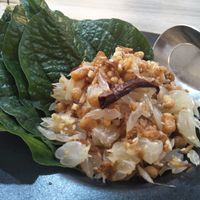 Yum som-o at Khun Churn in White in Bangkok