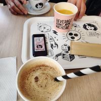 Chai latte, orange juice and ☕ at Emilie and the Cool Kids in Reims