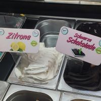 Vegan ice cream at Wonder Waffel - Hohenstaufenring in Cologne