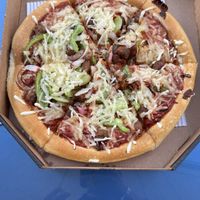 Plant-based beef crumble, oignons rouges, poivrons verts, sauce tomate, avec fromage Violife Vegan  at Pizza Hut in Ottignies-louvain-la-neuve