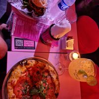 Campagnola pizza and Mili Pili burger at Lado V in Buenos Aires