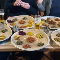 1 vegan + 4 non-vegan people eat the same vegan dish. Because it is so so good!!! 👍  at Mama Ethiopian Cuisine in Seoul