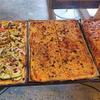 Pizza vegan et pizzas VG at Pain Brut in Montpellier