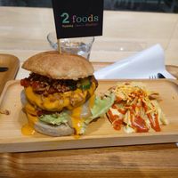 vegan burger (they don’t use impossible or beyon meat; they use their own recipe) #Veganuary at 2foods - Ginza Loft in Tokyo