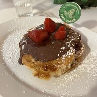 vegan pancakes with nutella and strawberries  at La Desayunería in Madrid