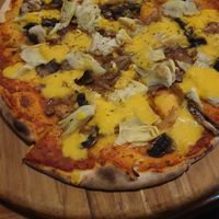 Vegan pizza at Zephyr in Lanquin