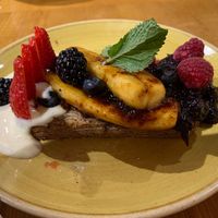 Banana Bread (opción vegana) at Zenith Brunch & Cocktails in Madrid