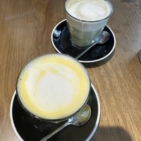 Matcha latte(👎 ) and turmeric latte (👍)  at Zenith Brunch & Cocktails in Madrid