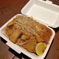 Pad thai at Tukta in Koh Tao