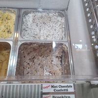 2 vegan ice cream options at Roger's Frigate in Port Jefferson