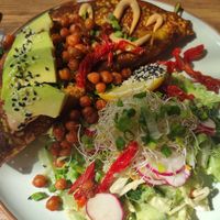 Vegan chickpea omelette at Eduardos Hideaway in Noord