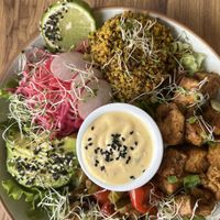 Wellness bowl, warm crispy tofu, this is without any extra toppings, a lot of food ( I ate half and brought home the rest) 😍🙏🏽  at Eduardos Hideaway in Noord