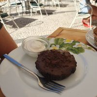 Schokoladenkuchen mit Veganer Sahnecreme at Loja do Chá in Funchal
