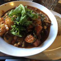 Bean stew with brown bread   at Quays in Dublin