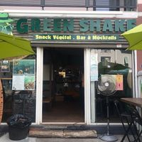 Cute place with friendly vibe and delicious food at Green Shake in Saint-leu
