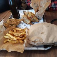Tenders, wings, frites et le fat cookie qui reste caché. at Jimmy's Street Food in Paris