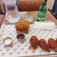 Tenders + wings at Jimmy's Street Food in Paris