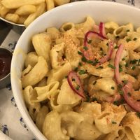 mac no cheese and fries  at Jimmy's Street Food in Paris
