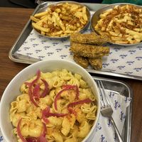 Mac’n’cheese, Tenders and loaded fries  at Jimmy's Street Food in Paris