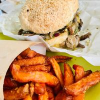 Le Vegan burger & Sweet potato fries   at Allo Pizza in Moorea