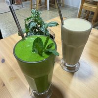 Super green smoothie + Proteico smoothie at 100 Culpa in Porto