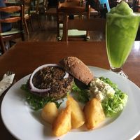 Mushroom burger 😍 at Chīsù De - Veggie Table in Beijing