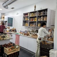 grinding coffee beans at Red Verde in Sevilla