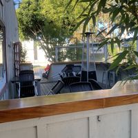 Outdoor patio at Pizza Port in Morro Bay