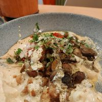 Hummus con champiñones at Hummus YA! in Mexico City