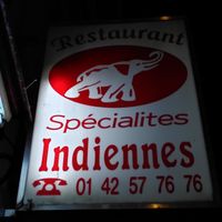 Sign outside (Dec 2021) at Shenaz in Paris