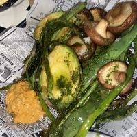 Grellada de vexetais e aguacate con romescu  at Mesturas in Noia