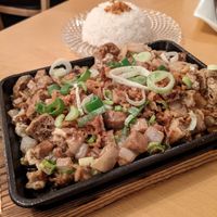 sisig at El Arco Pinoy in Madrid