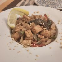 Pad Thai with tofu at El Arco Pinoy in Madrid