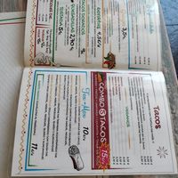 Gringos, gorditas y quesadillas se pueden veganizar. Variedad de tacos veganos y burritos veganos (sabores los mismos que los tacos) at Taquería Mexicana Besame in Aranjuez