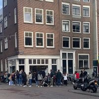 Line outside at Saint-Jean in Amsterdam