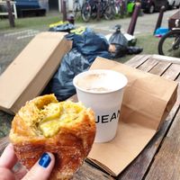 This is how you can enjoy your food... Outside, in the cold, with a view 😅 Good (but fat) pastry though at Saint-Jean in Amsterdam