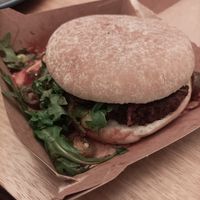 Vegan BBQ Burger - mit Jalapenos und Röstzwiebeln at Pizza Max in Hamburg