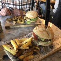 vegan burger with fries  at Los Días Raros in Laredo