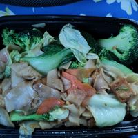 Pad see ew with tofu and extra veggies (vegan option has no egg, otherwise comes with egg for vegetarian/omni) at Thai Neighbor in Oak Park