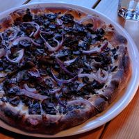 Pizza foresta avec fromage végétalien at Pizzazorg in Quebec