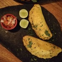 Empanadas di Ali di gallina vegane spettacolari at Salvajes in Cusco