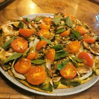 Pizza Hulk at Salvajes in Cusco