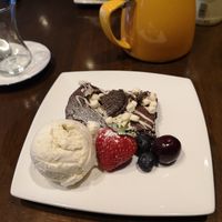 Cookie brownie with fruit and (vegan) ice cream at Cafe Roya in Beeston