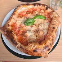Pizza salsicha vegan at Pizza D'Artista in Braga
